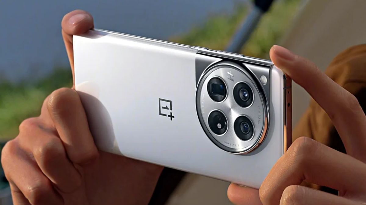 Oneplus का पॉवरफुल स्मार्टफोन हुआ सस्ता, 24GB रैम और 1TB स्टोरेज से है लैस Oneplus का पॉवरफुल स्मार्टफोन हुआ सस्ता, 24GB रैम और 1TB स्टोरेज से है लैस