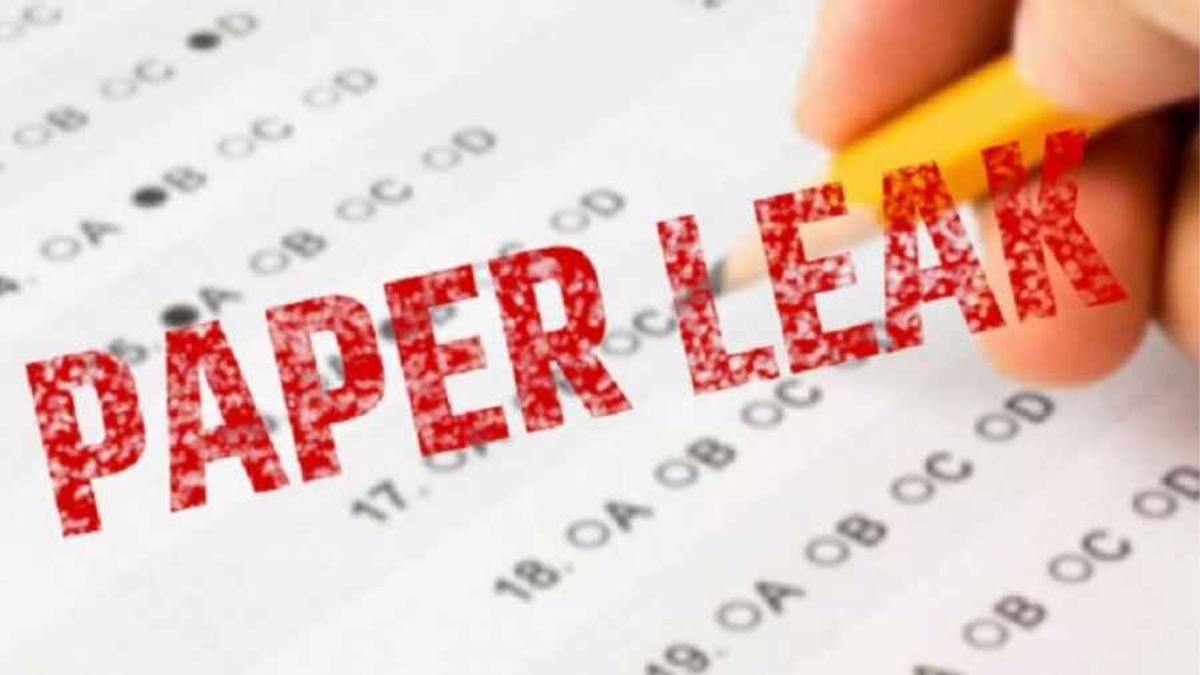 यूपी बोर्ड की कक्षा 12वीं के पेपर हुए लीक, पुलिस ने किया दो लोगों को