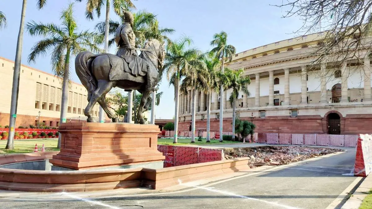 सदन की कार्यवाही में सिर्फ दो सांसदों की रही 100 परसेंट अटेंडेंस, जानें टॉप 20 के हाल सदन की कार्यवाही में सांसदों की उपस्थिति।- India TV Hindi