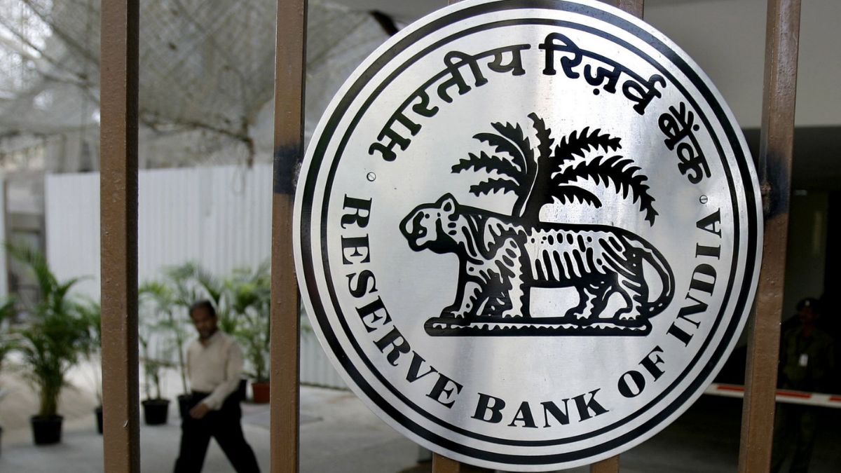 बैंकों के खिलाफ जमकर शिकायत कर रहे लोग, RBI के पास पहुंची इतनी लाख कम्प्लेन