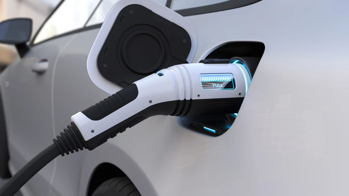 Good news for electric vehicle buyers, 1400 chargers will be installed at IOC petrol pumps across the country – News