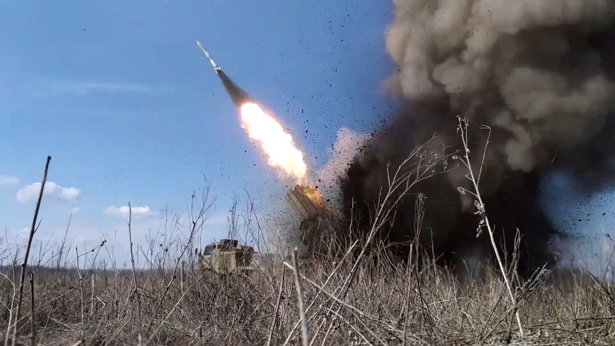 At least two people killed in Russian Air strikes on Ukrainian energy network/रूस ने क्रूज मिसाइलों के हमले से यूक्रेन में मचा दिया हाहाकार, कम से कम 2 लोगों की मौत; अंधेरे में डूबे कई शहर