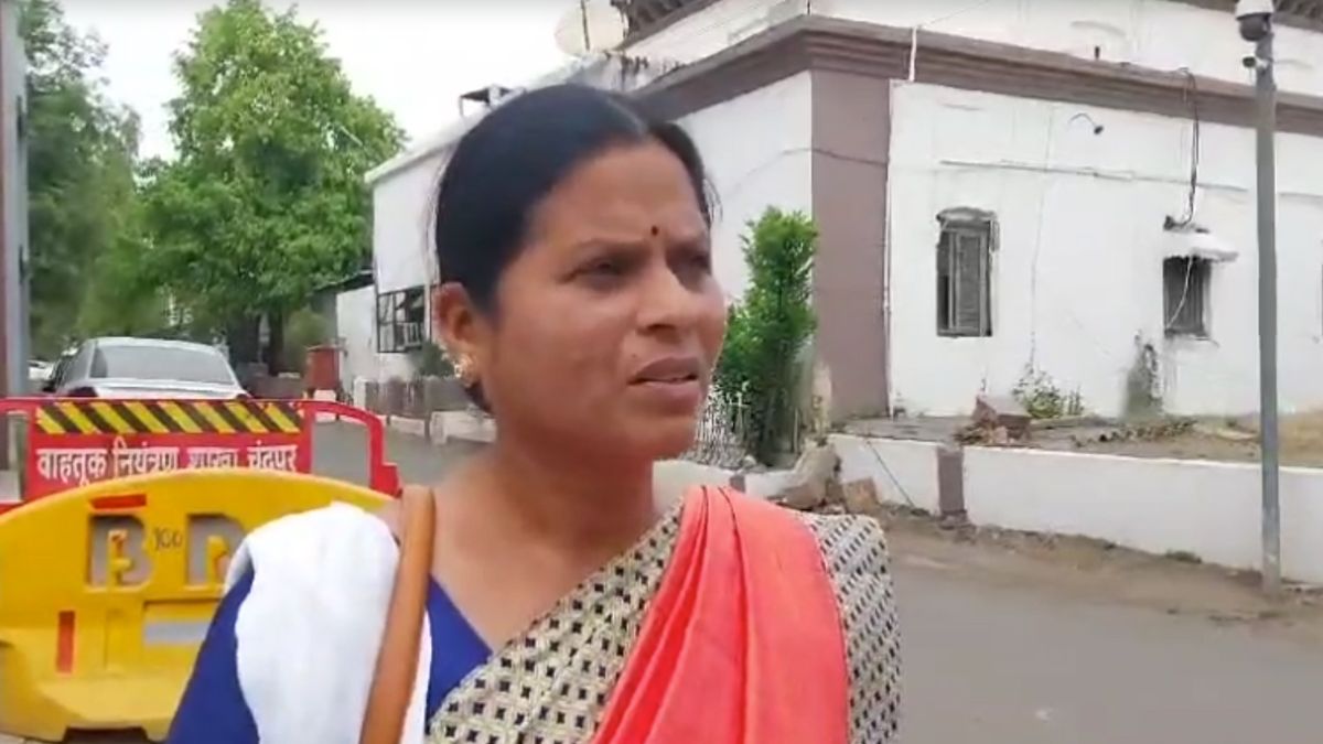राशन कार्ड पर मिलेगी अंग्रेजी शराब, बेरोजगारों को दारू के ठेके! इस महिला प्रत्याशी ने किए गजब चुनावी वादे
