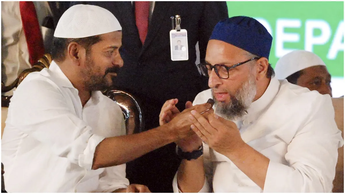 अकोला के सियासी रण में ओवैसी की एंट्री, अंबेडकर को सपोर्ट कर फंसा दिया पेंच, कहा- मेरी कब्र औरंगाबाद में ही होगी Asaduddin Owaisi- India TV Hindi