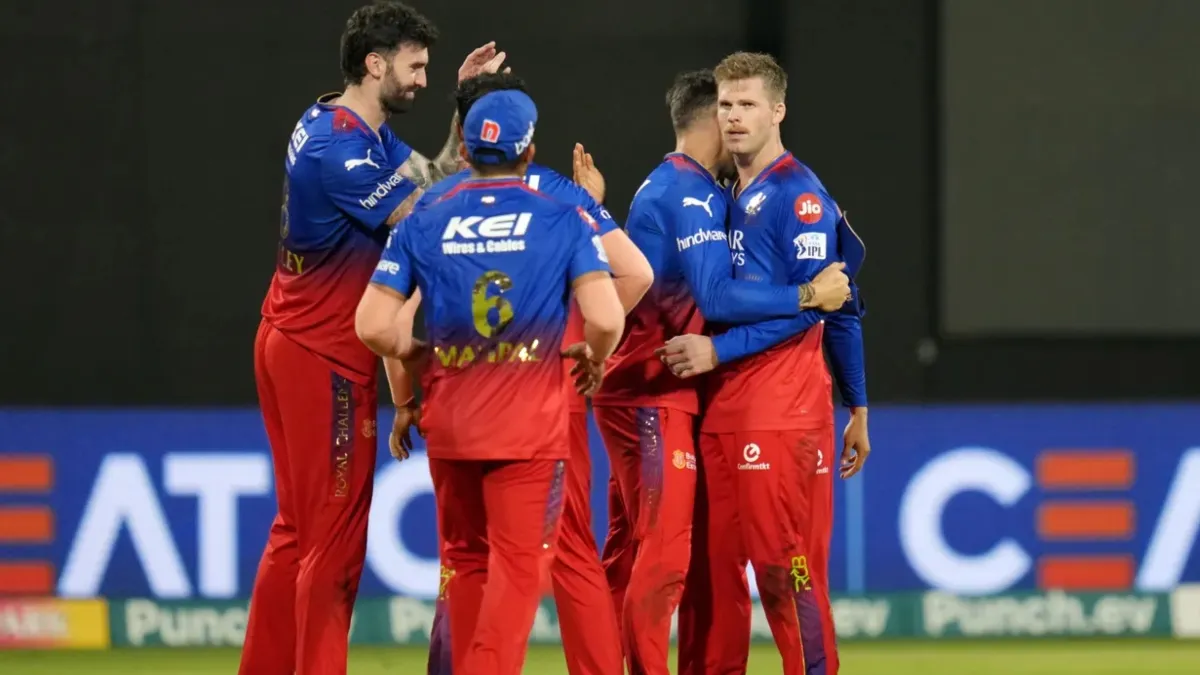 RCB vs SRH: रॉयल चैलेंजर्स बेंगलुरु ने दर्ज की सीजन की दूसरी जीत, 35 रनों से हैदराबाद को हराया रॉयल चैलेंजर्स बेंगलुरु- India TV Hindi