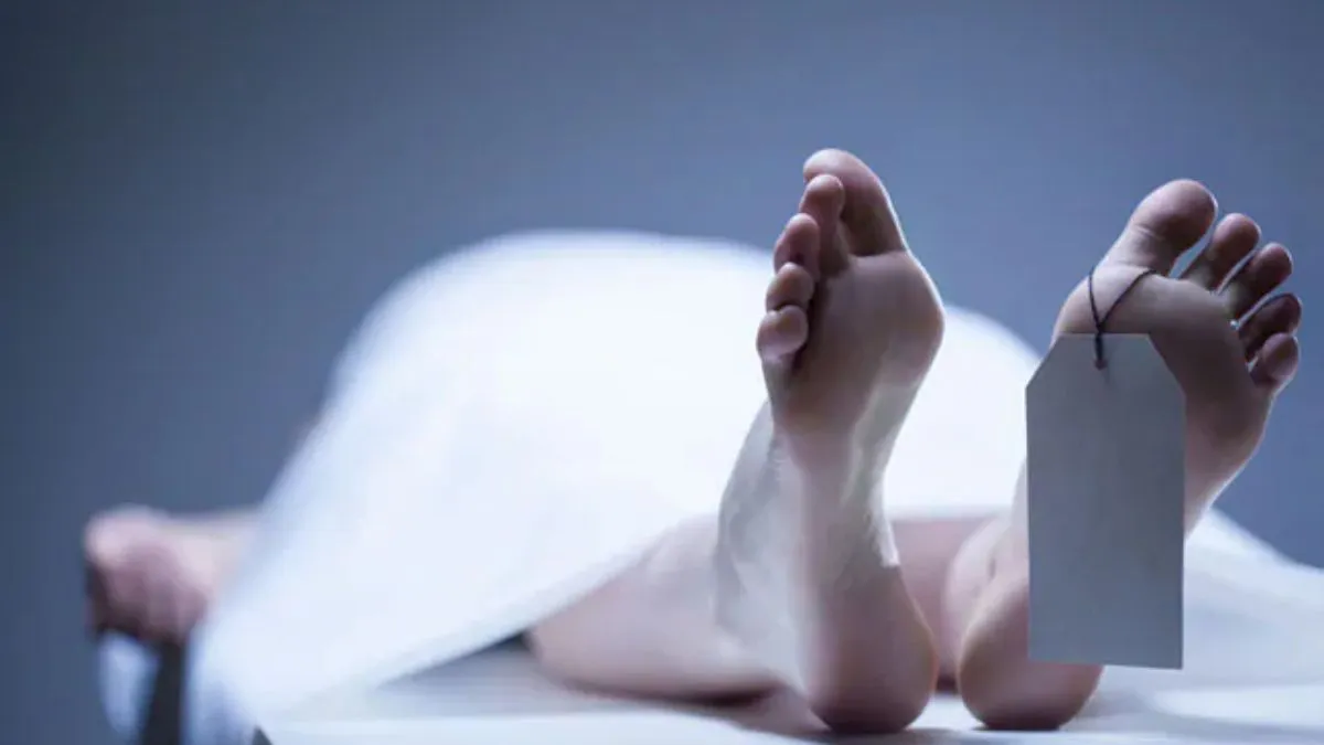 चलती एक्टिवा, लड़की और फंदे से मौत, पूरा मामला जान पुलिस और डॉक्टर तक हैरान Representative image- India TV Hindi