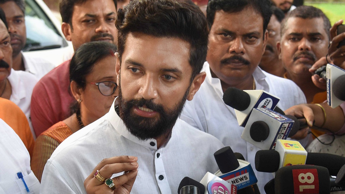 तेजस्वी की सभा में चिराग की मां को दी गई गाली, वायरल वीडियो से जमुई में मचा तूफान; मिला रिएक्शन
