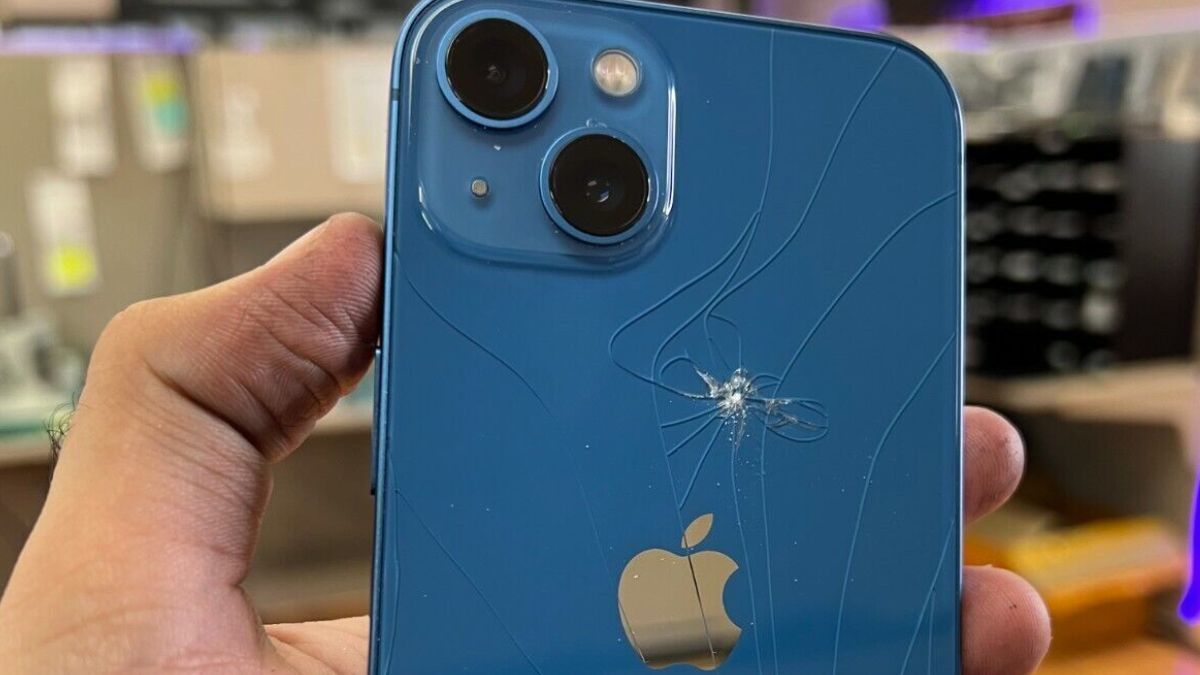 Apple ने नियमों में किया बदलाव, यूजर्स अब सस्ते में रिपेयर करा सकेंगे आईफोन्स