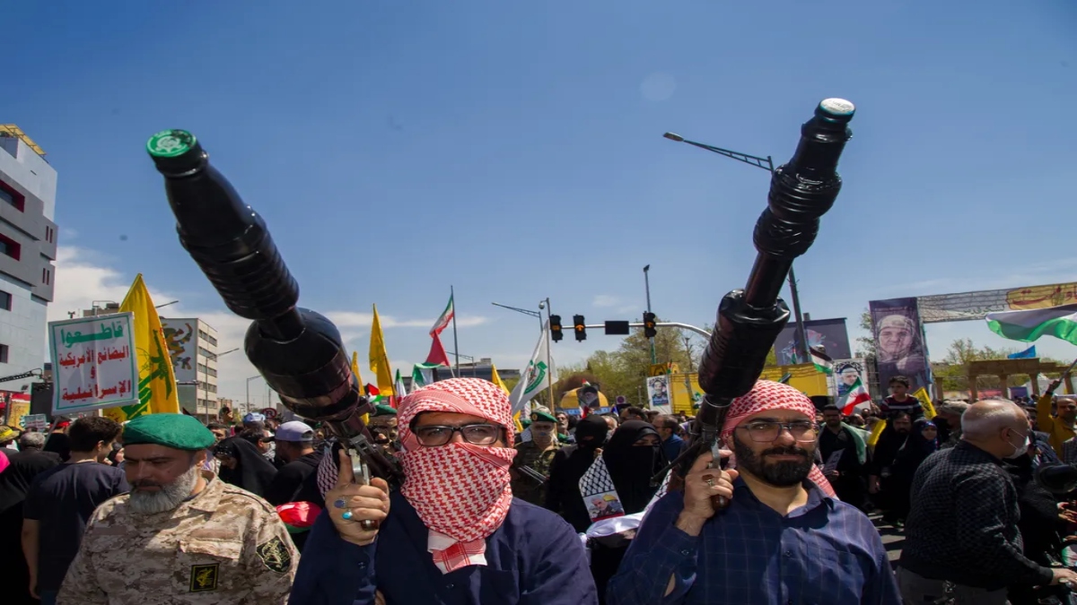 Iran-Israel Conflict LIVE: इज़राइल ने दी धमकी-“सही समय आने पर ईरान से सटीक कीमत वसूलेंगे”