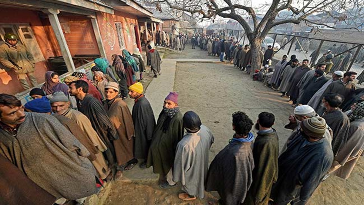 जम्मू कश्मीर: अनंतनाग-राजौरी सीट पर वोटिंग की तारीख बदली, तीसरे की जगह छठे चरण में होगी वोटिंग