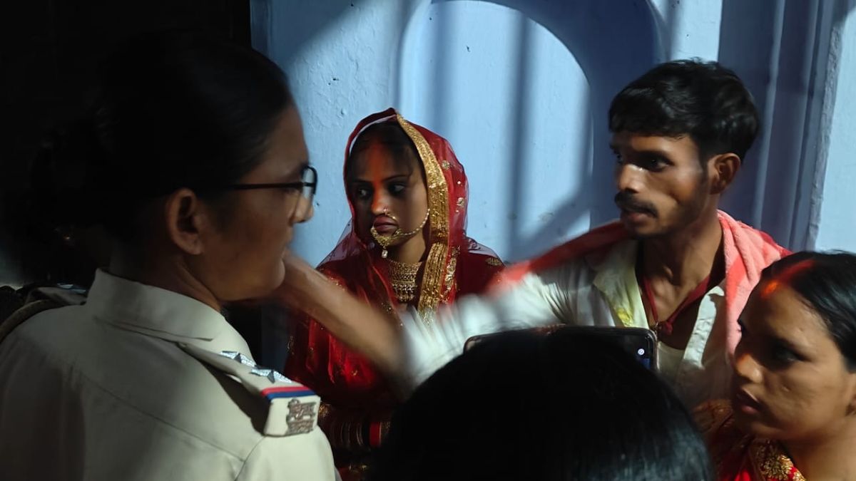 शादी में जूते को लेकर भड़क गया दूल्हा, दुल्हन के भाई को बुरी तरह पीटा, फोड़ दिया सिर – India TV Hindi
