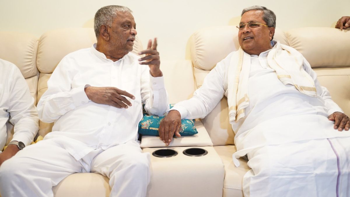 BJP के इस दिग्गज नेता से मिले सिद्धारमैया, लोकसभा चुनावों में कांग्रेस के लिए मांगा समर्थन