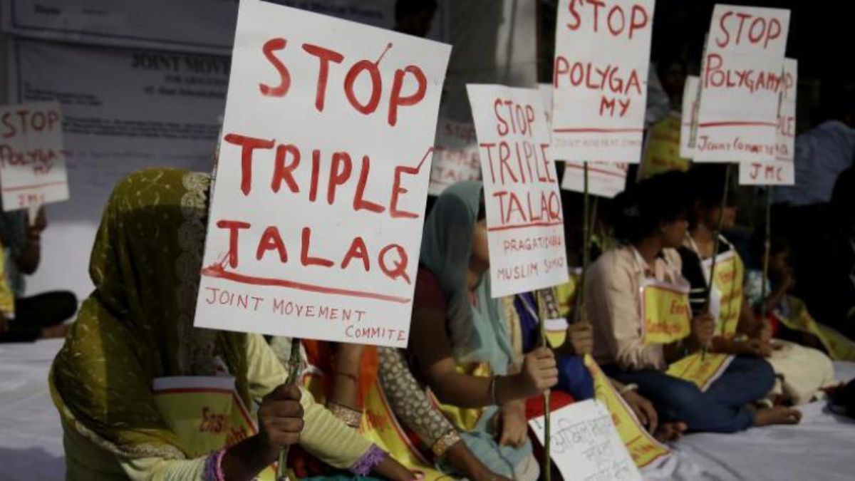 पति ने विदेश से फोन पर दिया तीन तलाक, महिला का रिश्तेदार से जबरन कराया हलाला – India TV Hindi