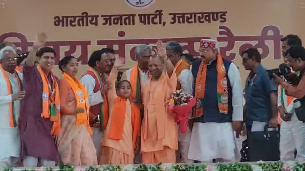 चुनावी जनसभा में छोटे योगी ने मुख्यमंत्री योगी आदित्यनाथ का खींचा ध्यान, सीएम ने लखनऊ आने का दिया न्यौता, देखें Video