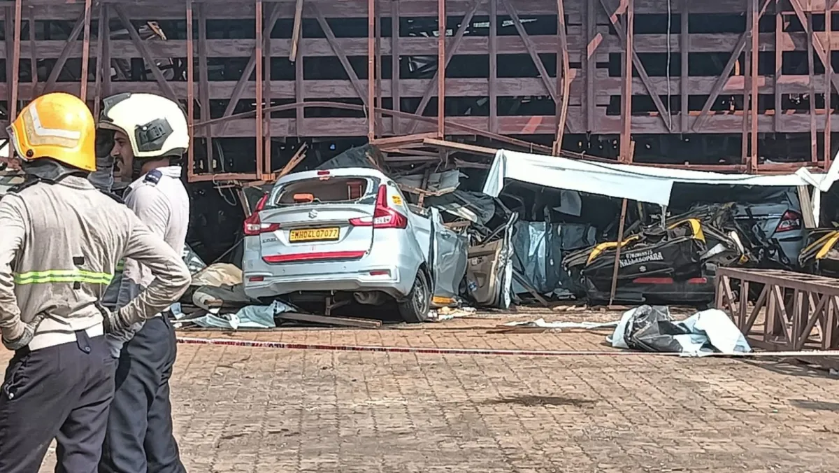 मुंबई में विशाल होर्डिंग गिरने से 14 लोगों की मौत का जिम्मेदार कौन? INDIA TV की पड़ताल में चौंकाने वाला खुलासा Mumbai- India TV Hindi