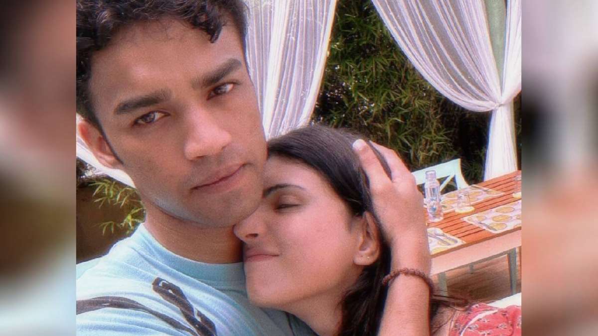 क्या बाबिल खान का हो गया ब्रेकअप? मिस्ट्री गर्ल के साथ शेयर की कोजी फोटो, मूव ऑन करने पर लिखा इमोशनल पोस्ट