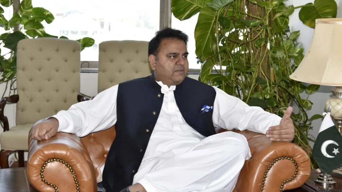 Lok Sabha Election 2024: 'नरेंद्र मोदी की शिकस्त जरूरी', पाकिस्तान के पूर्व मंत्री फवाद चौधरी ने फिर खोला मुंह; राहुल, केजरीवाल पर भी बोले Election 2024, Fawad Chaudhry, Rahul Gandhi, Mamata Banerjee- India TV Hindi