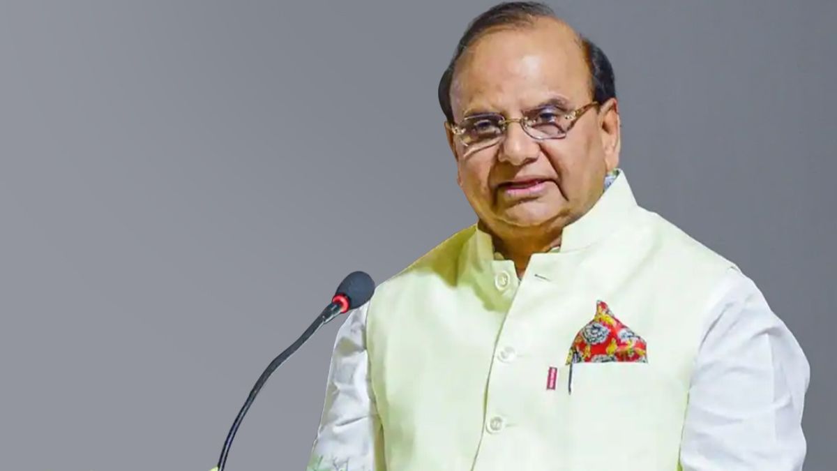 दिल्ली के स्वास्थ्य मंत्री सौरभ भारद्वाज के OSD को LG ने सस्पेंड किया, जानें पूरा मामला दिल्ली के स्वास्थ्य मंत्री सौरभ भारद्वाज के OSD को LG ने सस्पेंड किया, जानें पूरा मामला