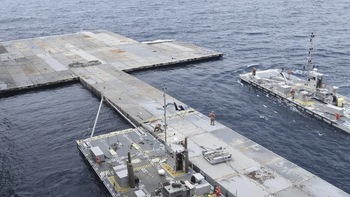 अमेरिका ने नहीं की इजराइल की परवाह, गाजा में राहत सामग्री पहुंचाने के लिए बना डाला Floating Pier US built Floating Pier to help gaza- India TV Hindi