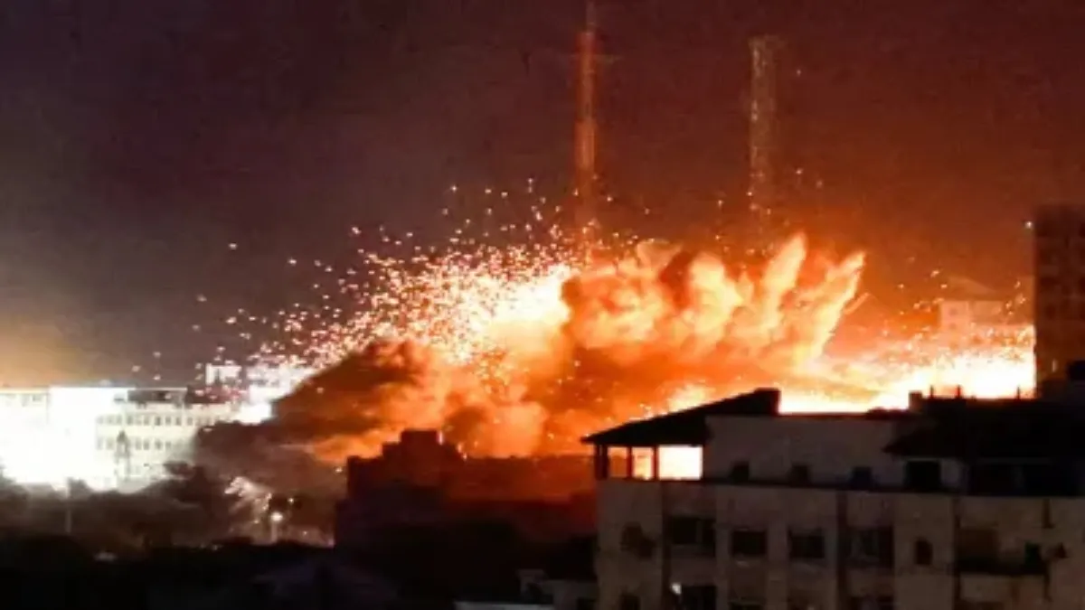 तेल अवीव में हमास के हमले के बाद रफा में इजराइली बमबारी से कोहराम, मारे गए 35 फिलिस्तीनी, कई घायल प्रतीकात्मक फोटो - India TV Hindi