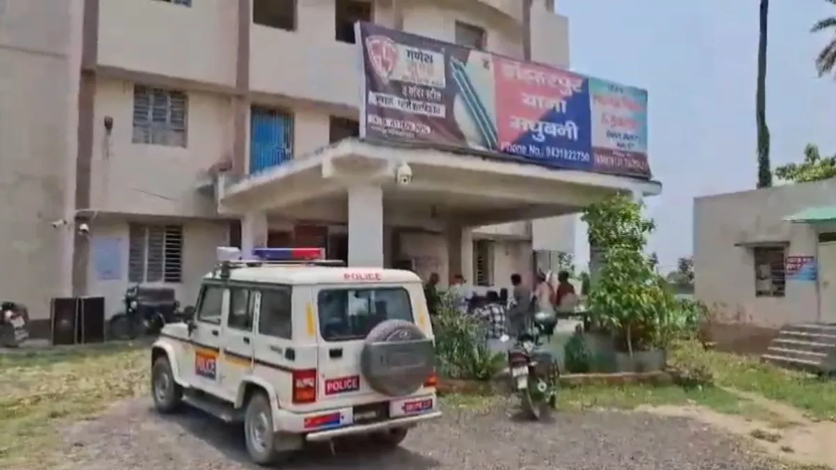 दरिंदगी की शिकार हुई शादीशुदा महिला, मनचलों ने गैंगरेप कर वीडियो किया वायरल, जानें पूरा मामला दो बच्चों की मां से गैंगरेप का मामला- India TV Hindi