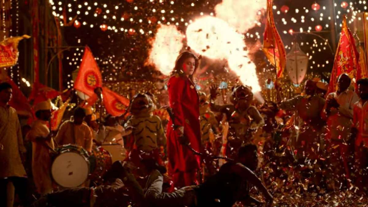 गुंडों को अपने पावर से डराती दिखीं काजोल, एक्ट्रेस का एक्शन देख कांप जाएगी रूह - India TV Hindi