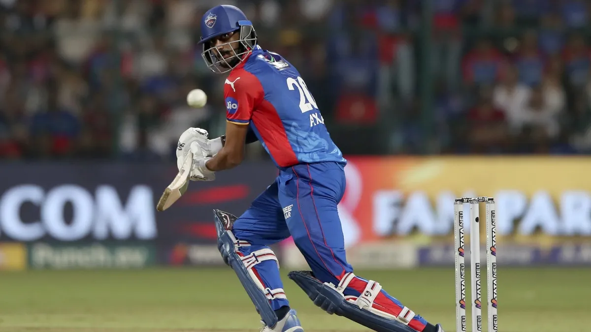 RCB ने दिल्ली कैपिटल्स को 47 रनों से हराया, प्लेऑफ के लिए उम्मीदें बरकरार Axar Patel- India TV Hindi
