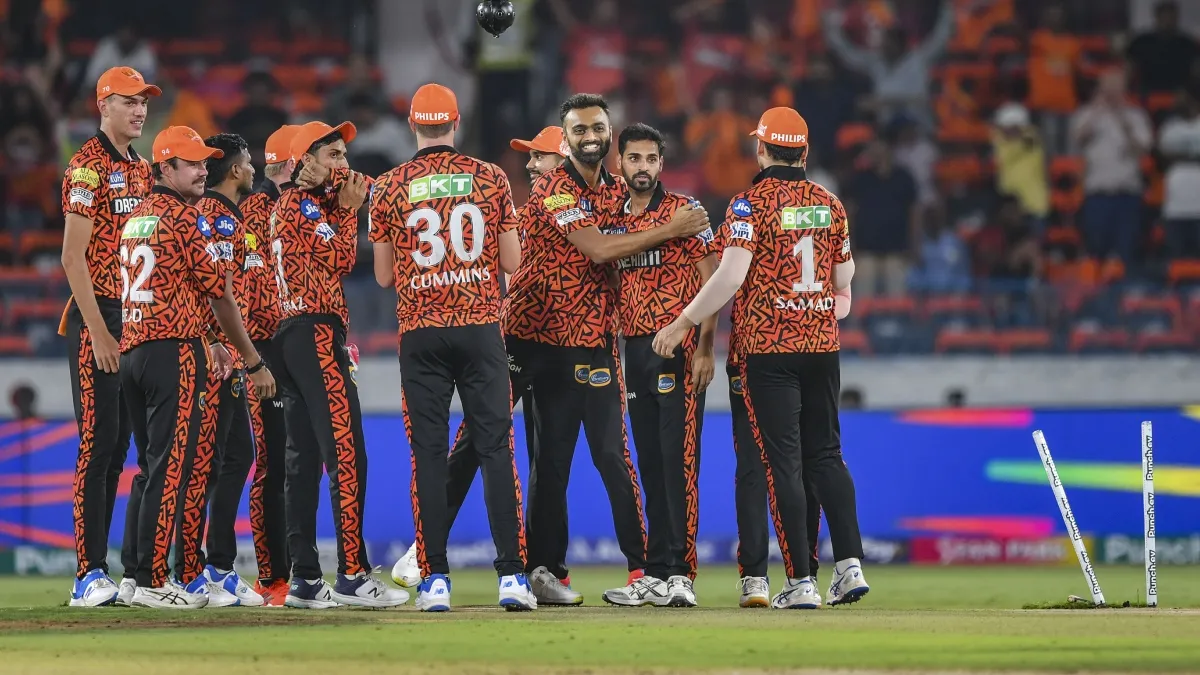सनराइजर्स हैदराबाद ने रोमांचक मैच में राजस्थान रॉयल्स को चटाई धूल, आखिरी गेंद पर 1 रन से जीता मैच SRH Team- India TV Hindi
