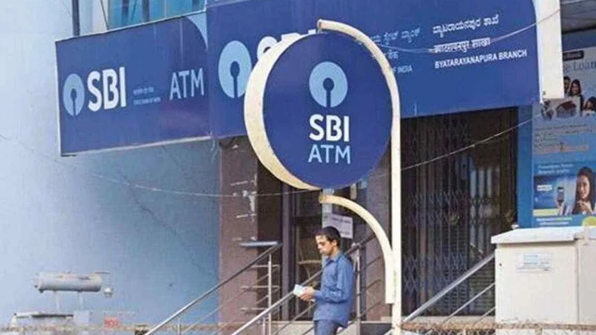 सावधान! SBI खाता धारक इस बात का रखें ख्याल वरना एक मैसेज कर देगा आपका अकाउंट खाली

Attention SBI account holders should keep this in mind otherwise a message will send your account empty