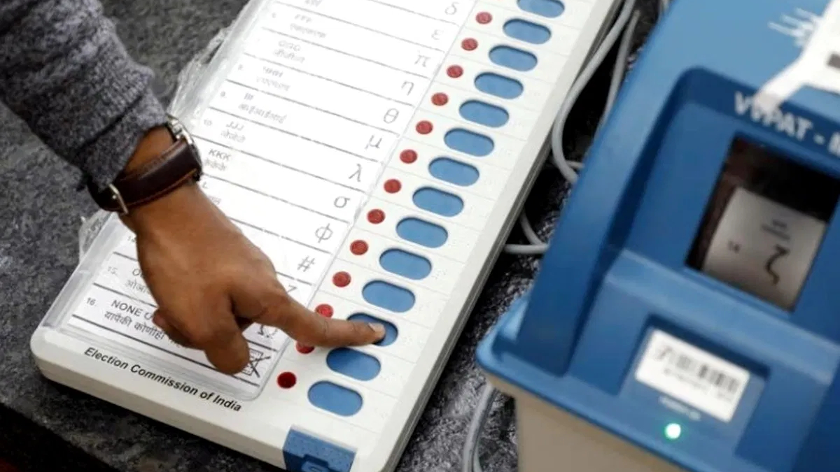 भारत में यूज होने वाला EVM क्यों नहीं हो सकता हैक? यह है तकनीकी वजह