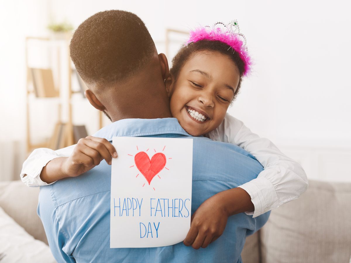 Father’s Day 2024 Gift Idea: पापा से बात करने में होती है झिझक, इस फादर्स डे मिटाएं सारी दूरियां; गिफ्ट करें ये चीज़ें और बढ़ाएं दोस्ती का हाथ