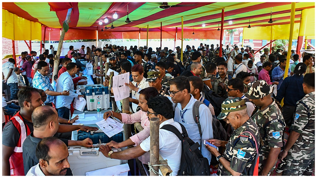 Loksabha Election 2024 LIVE Updates: कल होगा फैसला, एनडीए या इंडी गठबंधन, किसकी बनेगी सरकार? पढ़ें चुनावी अपडेट्स