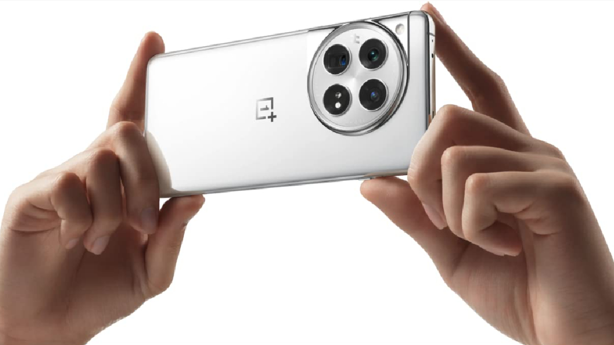 नए स्टाइलिश कलर में आया OnePlus 12 का स्पेशल एडिशन, 12GB रैम वाले फोन में मिलेंगे ये तगड़े फीचर्स नए स्टाइलिश कलर में आया OnePlus 12 का स्पेशल एडिशन, 12GB रैम वाले फोन में मिलेंगे ये तगड़े फीचर्स