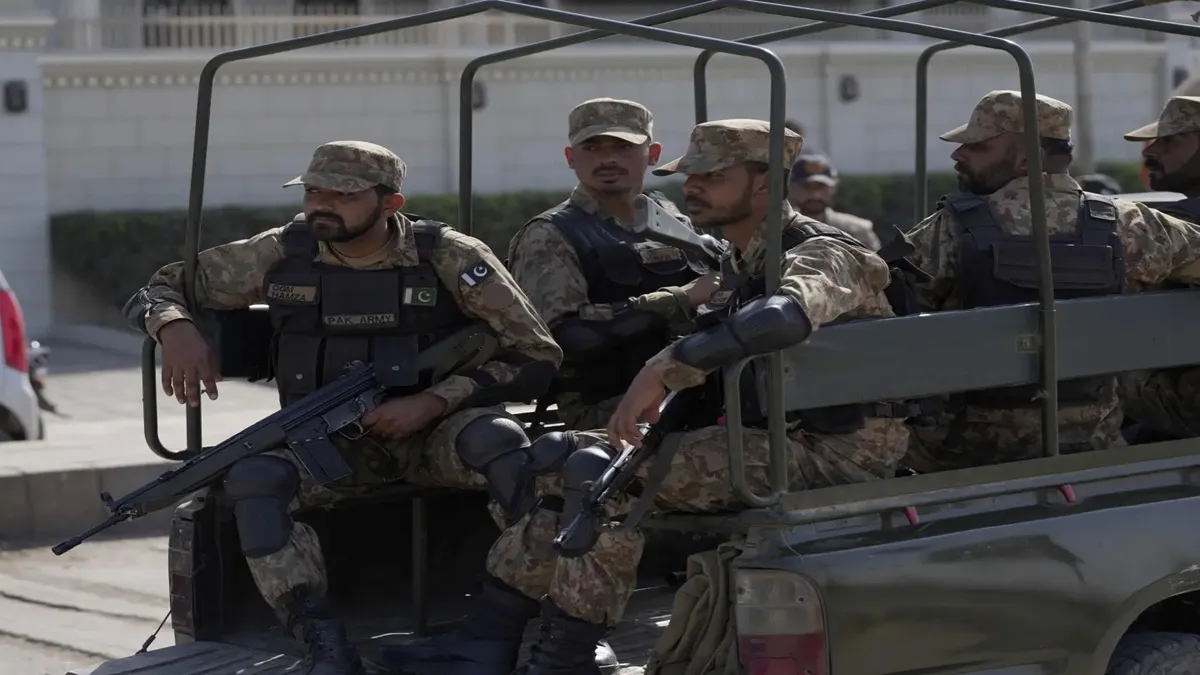 PM शहबाज शरीफ की कसम को निभा रही है पाकिस्तान की सेना, छापेमारी कर 11 आतंकियों का किया खात्मा Pakistan Army- India TV Hindi