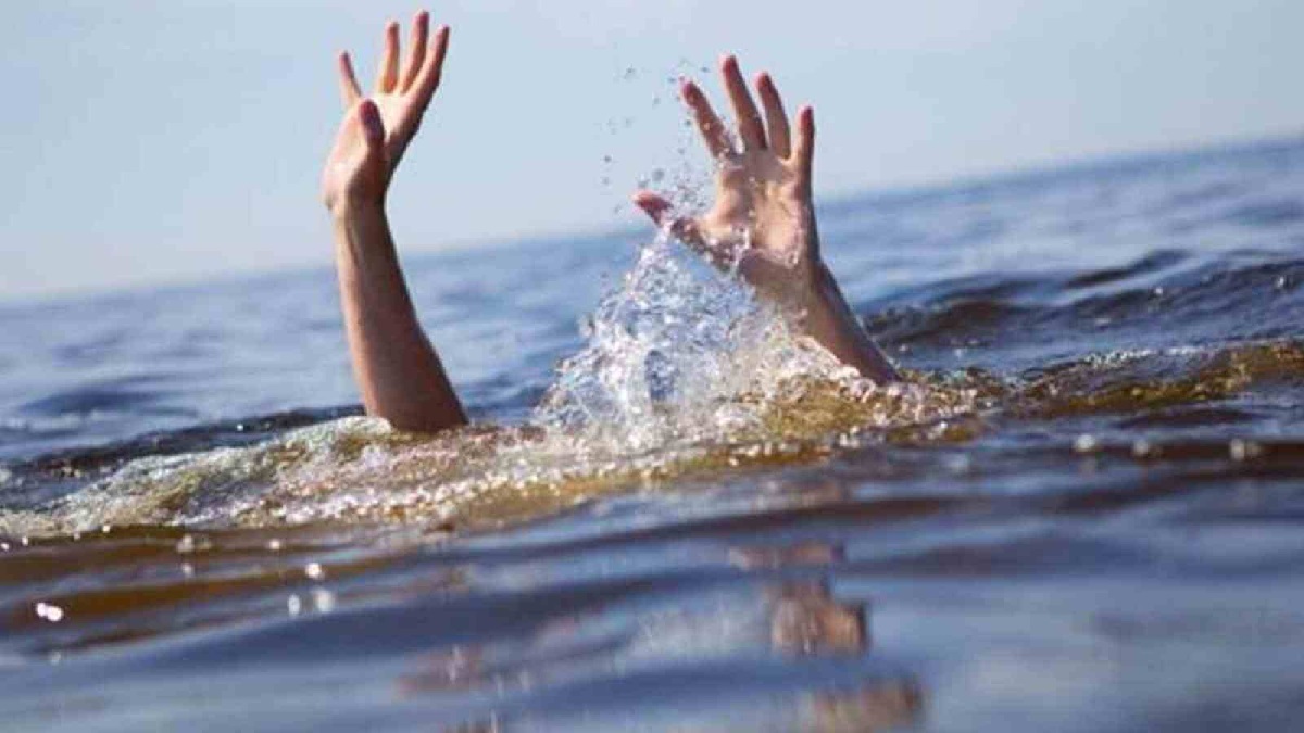 Four Indian students died due to drowning in a river in Russia, 2 girls included among the dead.