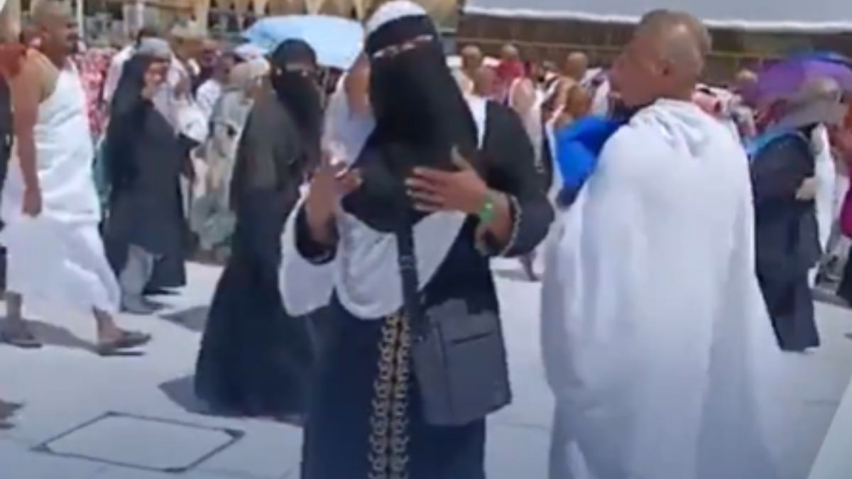 मक्का मदीना में काबा के सामने बुर्का पहन महिला ने किया डांस, वायरल हुआ Video तो भड़के लोग