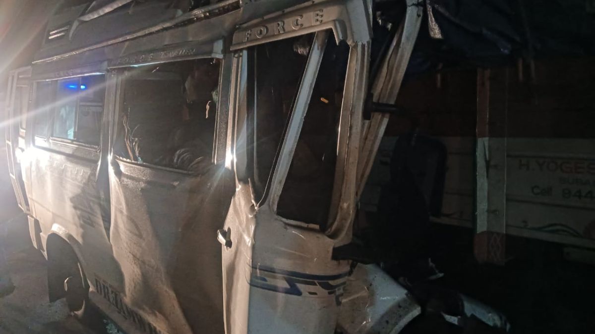 कर्नाटक के हावेरी में पुणे-बैंगलोर नेशनल हाइवे पर भीषण रोड एक्सीडेंट, 13 लोगों की मौत