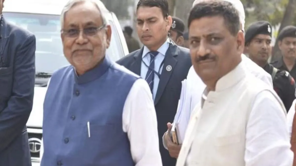 जेडीयू में संजय झा को मिली बड़ी जिम्मेदारी, कार्यकारिणी की मीटिंग में लिए कई बड़े फैसले सीएम नीतीश कुमार के साथ संजय झा- India TV Hindi