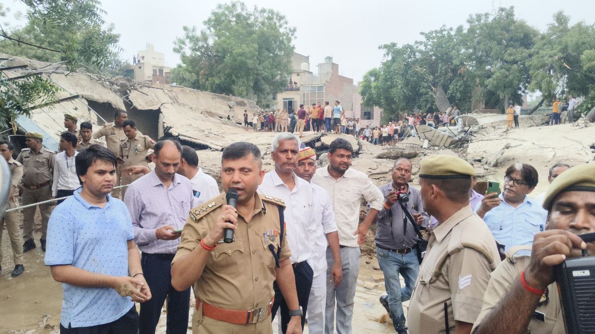 मथुरा में पानी की टंकी गिरने से 2 की मौत, दर्जनों लोग घायल; रेस्क्यू ऑपरेशन जारी