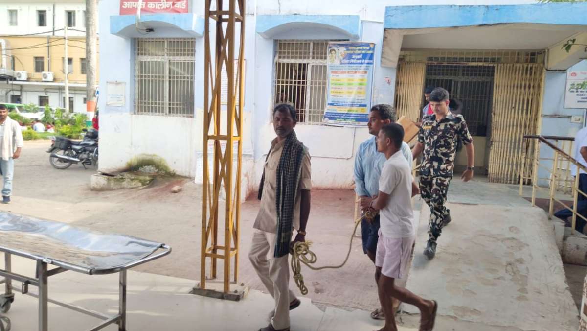 बिहार में शराबबंदी की खुली पोल, मालखाने से शराब चोरी करते हुए पकड़े गए पुलिसकर्मी, भेजे गए जेल