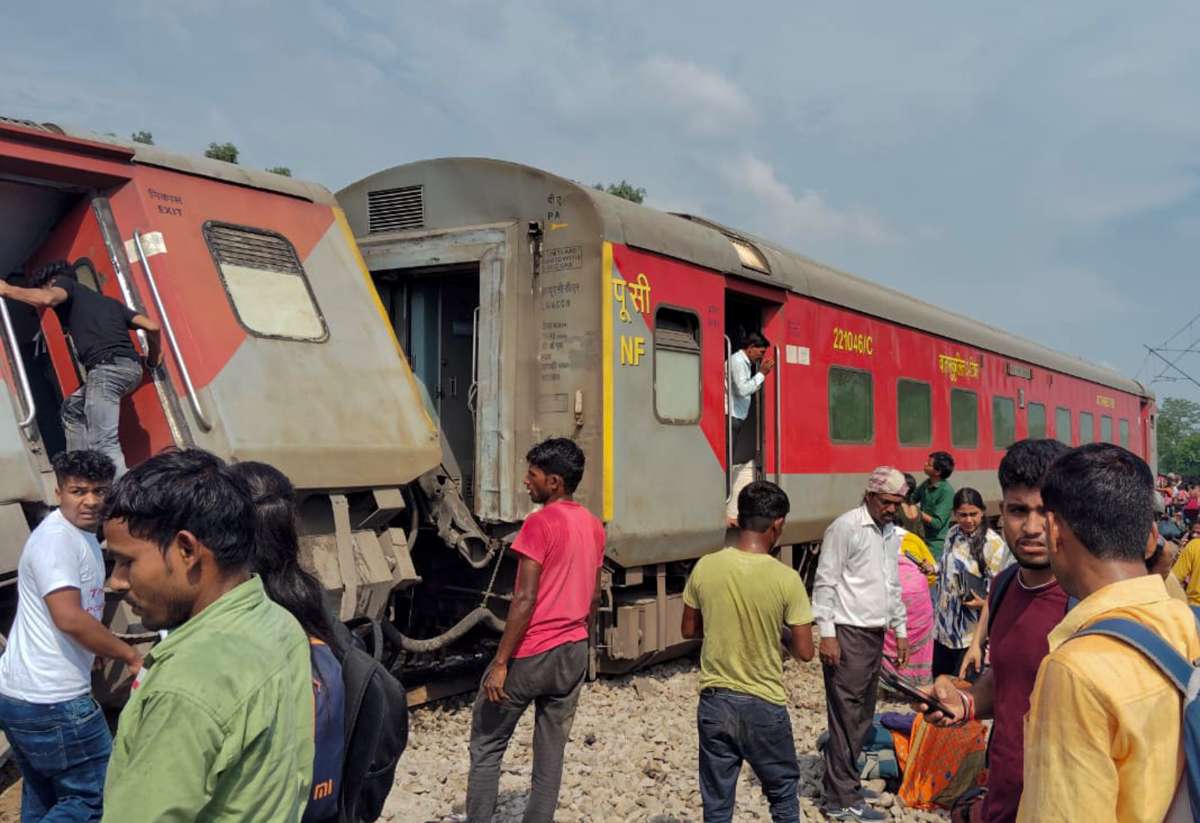 डिब्रूगढ़ एक्सप्रेस ट्रेन हादसे पर बड़ा अपडेट, लोको पायलट ने एक्सीडेंट से पहले सुनी थी धमाके की आवाज