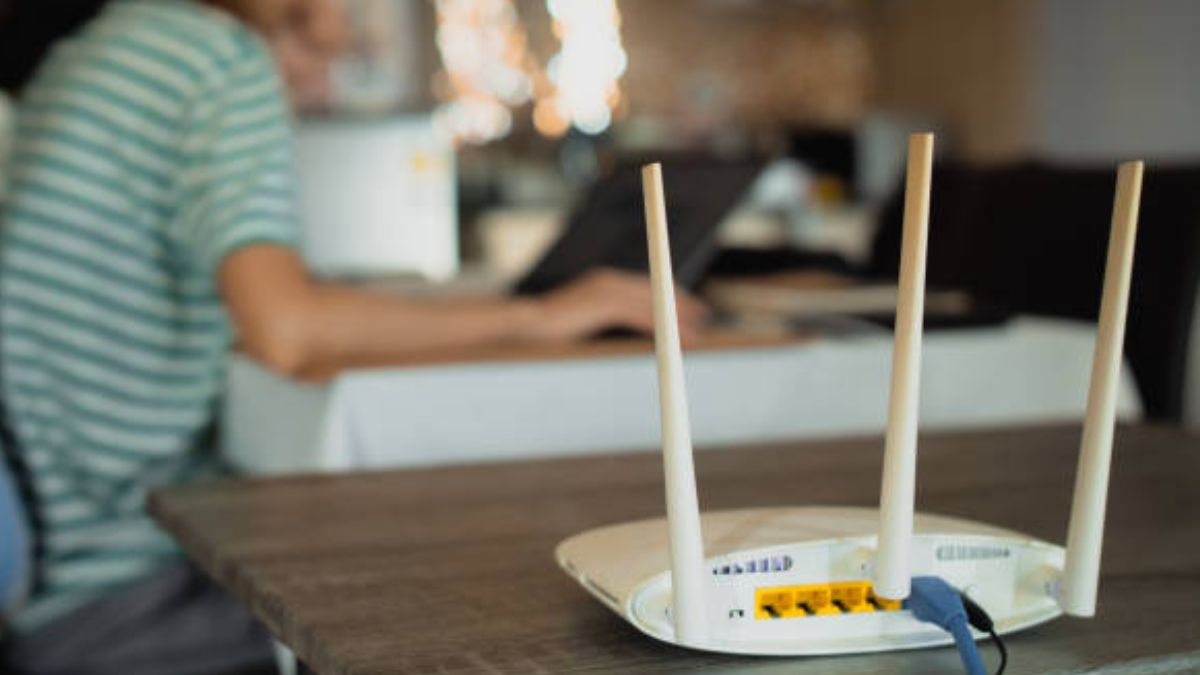 WiFi के राउटर में ये काम करते ही रॉकेट की तरह मिलेगी स्पीड, चंद मिनट में दूर हो जाएगी लो स्पीड की समस्या