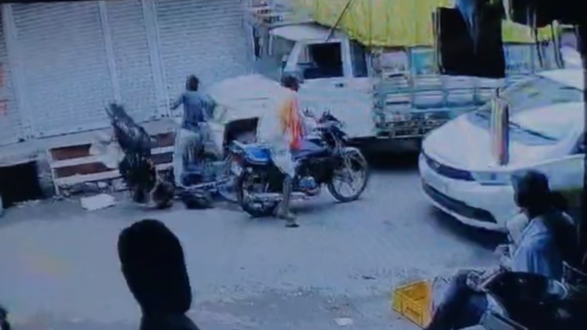 VIDEO: राजगढ़ में बेकाबू ट्रक ने कई लोगों को रौंद डाला, सामने आया खौफनाक वीडियो