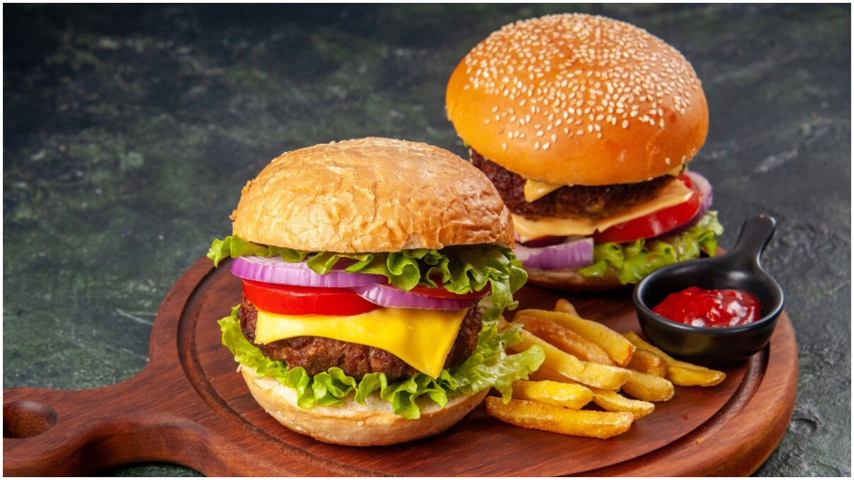 Make market like burger at home, follow this recipe, the taste of burger will make children happy.
