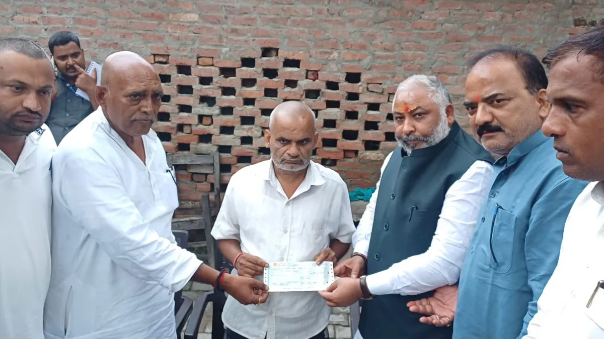 रक्षाबंधन पर महिलाओं को 2 दिन मुफ्त यात्रा, कुंभ मेले में चलेंगी सिर्फ इलेक्ट्रिक गाड़ियां, परिवहन मंत्री ने किए कई ऐलान Dayashankar singh- India TV Hindi