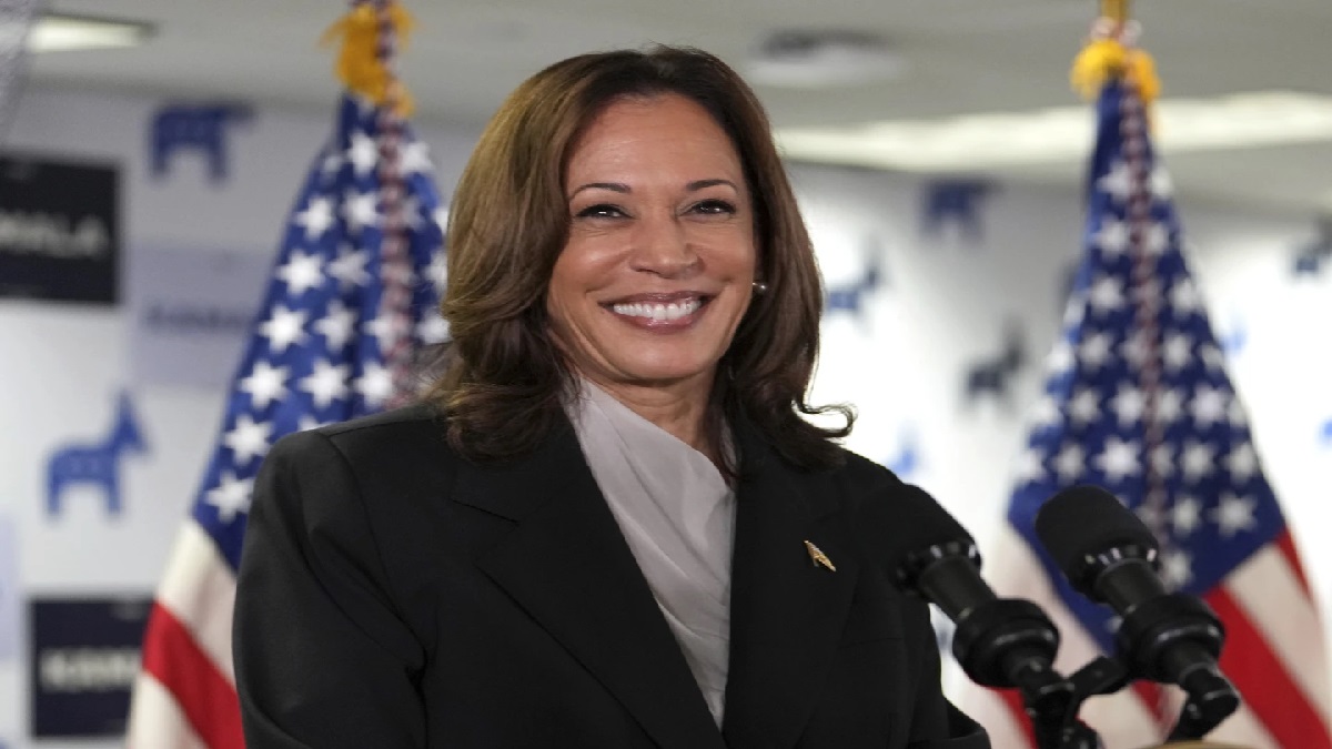 Kamala Harris Formally Accepts Democratic Party's Nomination ...