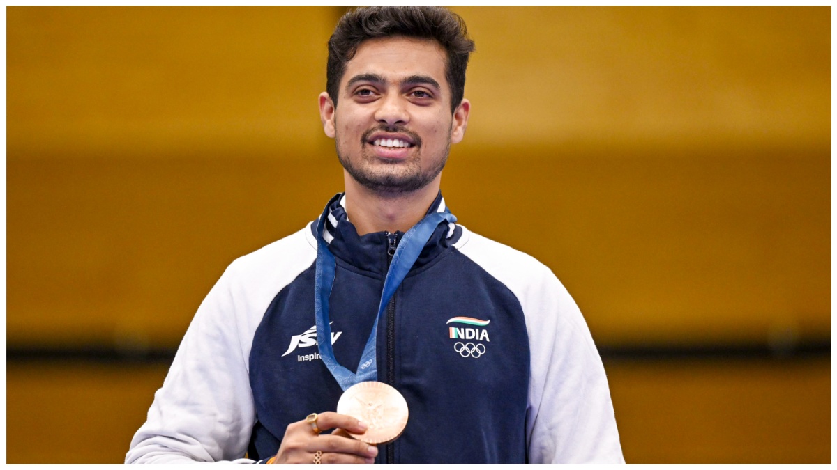 ओलंपिक पदक विजेता स्वप्निल कुसाले की बल्ले-बल्ले, पहले हुई पैसों की बारिश, अब प्रमोशन का भी ऐलान ओलंपिक पदक विजेता स्वप्निल कुसाले की बल्ले-बल्ले, पहले हुई पैसों की बारिश, अब प्रमोशन का भी ऐलान