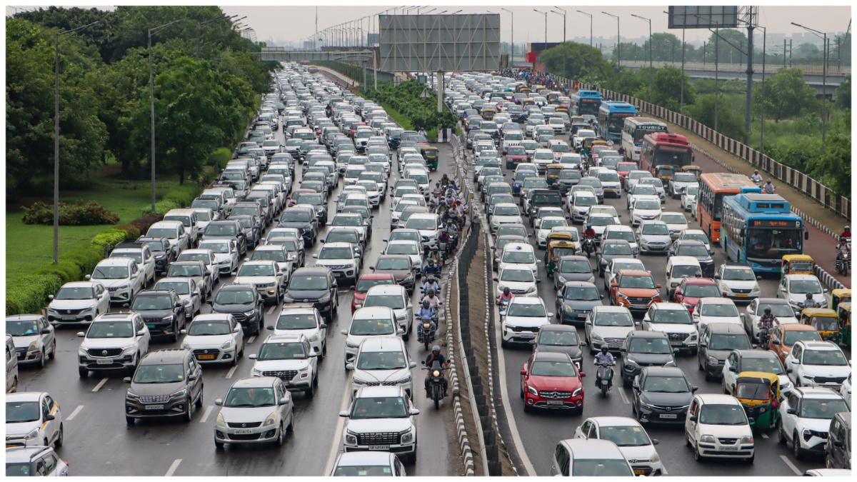 Delhi Traffic Alert: JLN स्टेडियम में रविवार को मैराथन की रेस, दिल्ली पुलिस ने जारी की ट्रैफिक एडवाइजरी