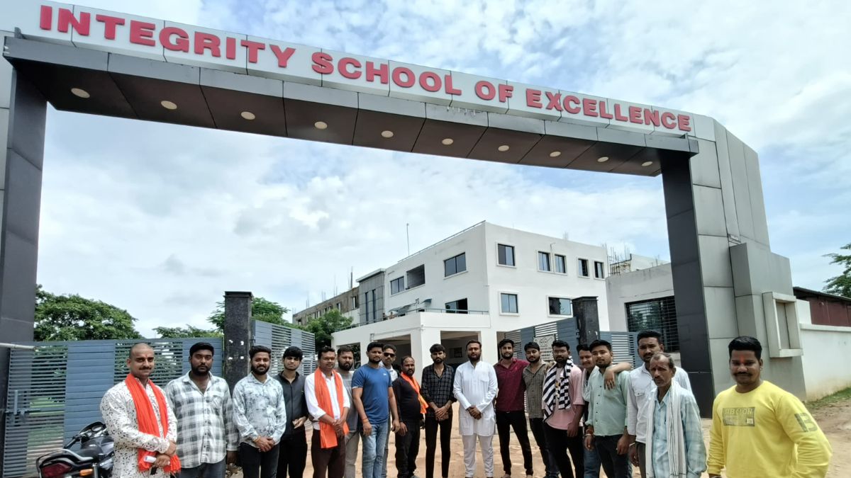 रीवा के प्राइवेट स्कूल का तुगलकी फरमान, माथे पर तिलक न लगाकर आएं छात्र; धर्मेंद्र प्रधान से की गई शिकायत