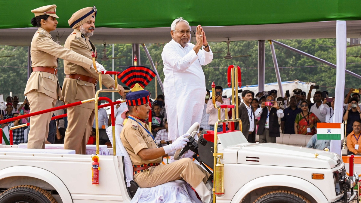 ‘महादलित टोले’ में मिले बुजुर्ग को देखकर चौंक गए नीतीश, जानें क्यों किया अपनी उम्र का जिक्र